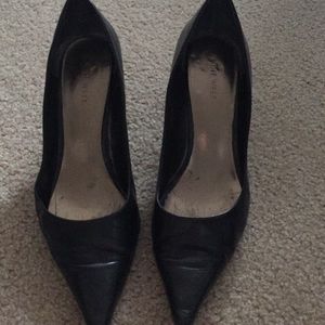 Nine West black pumps